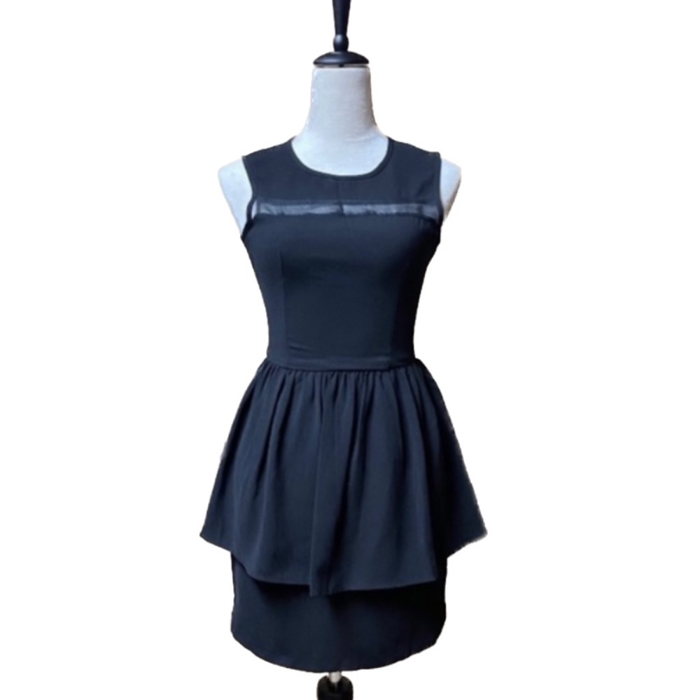 NWT H&M Sleek Peplum Short Dress - Size 4